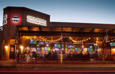 Cold Beers & Cheeseburgers – Old Town Scottsdale
